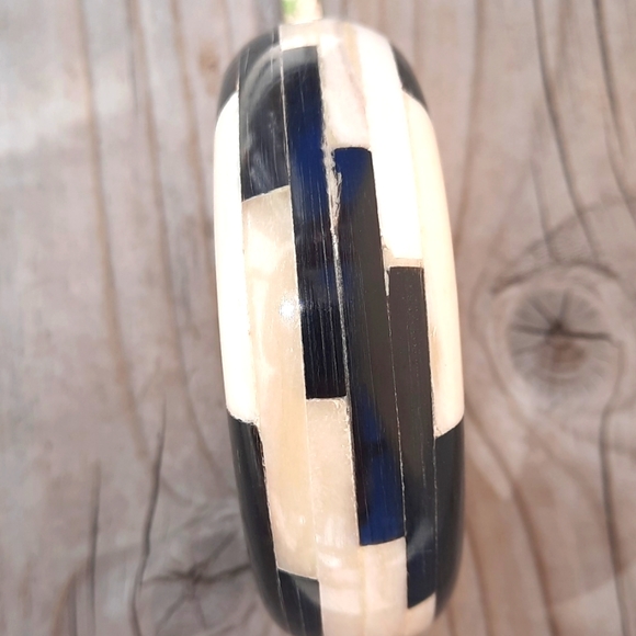 CHUNKY BLACK AND WHITE BANGEL - Picture 5 of 7